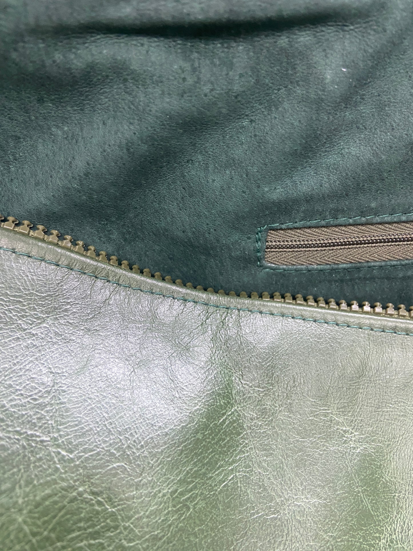 Luxury Leather Duffel Bag — Genuine Travel Bag, Made in Canada | ESIA